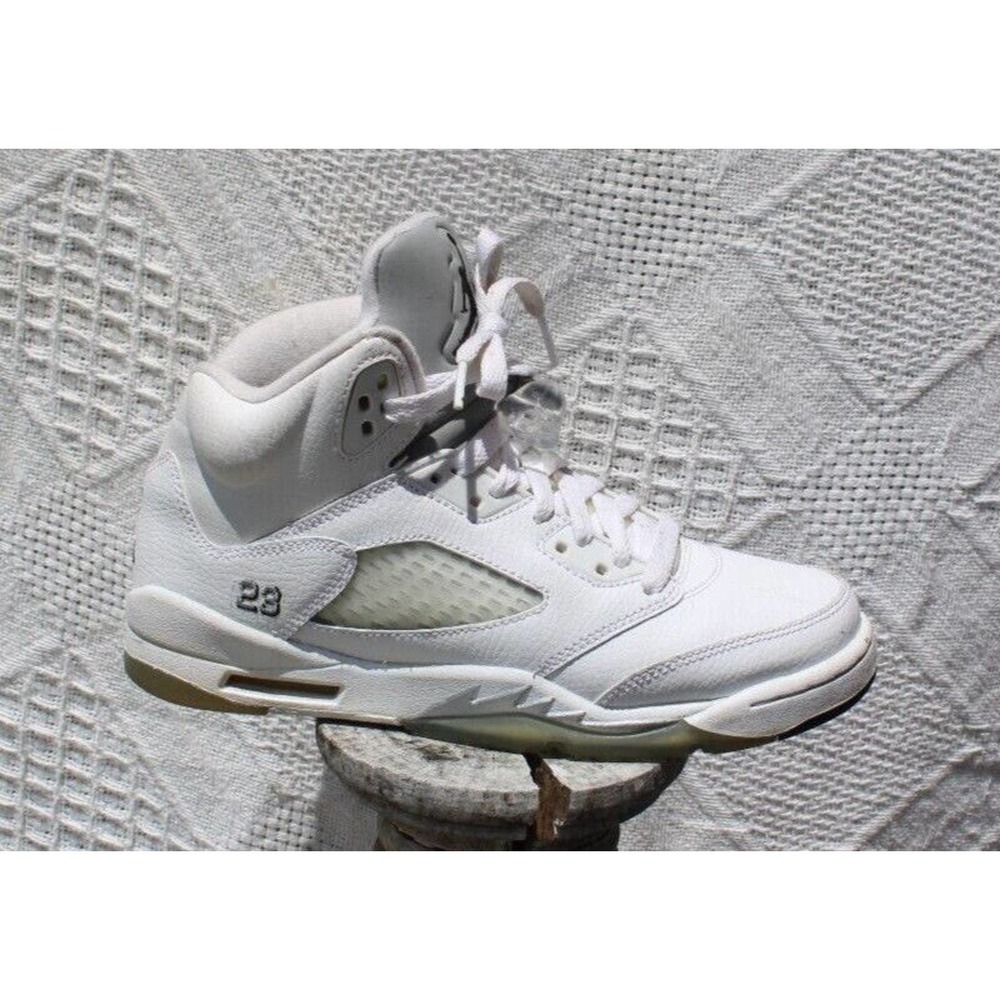 Nike Air Jordan V 5 white size 6y